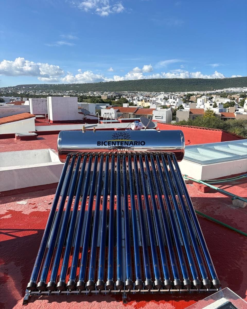 Calentador solar de alta presión HTS-16 instalado en Querétaro
